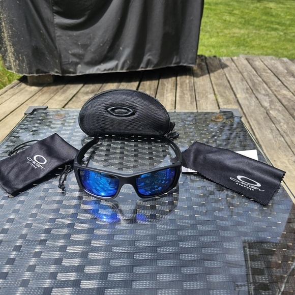 Oakley Other - OAKLEY FUEL CELL SUNGLASSES